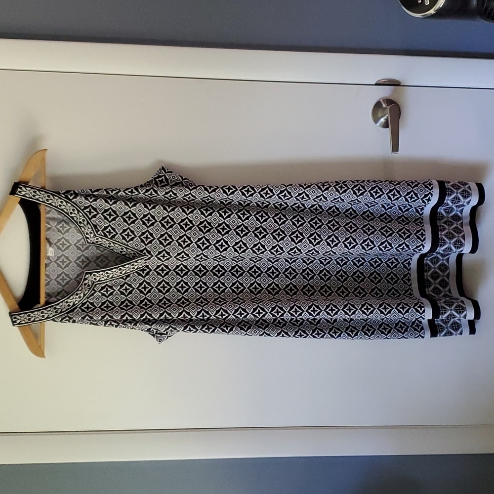 Magnolia Grace, black and white dress. Size XXL